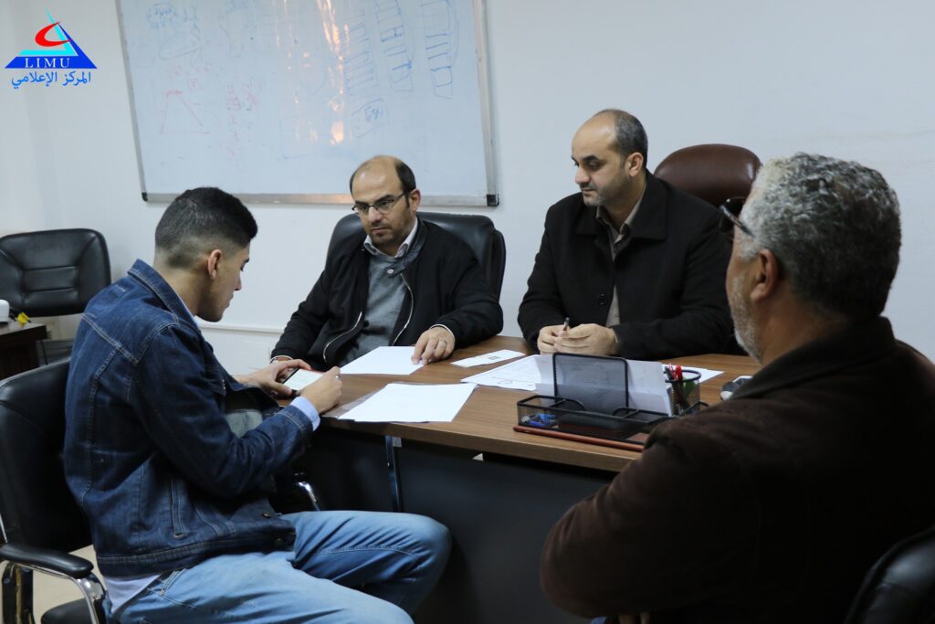 Th Faculty of IT Conducts Interviews For Students Wishing To Study