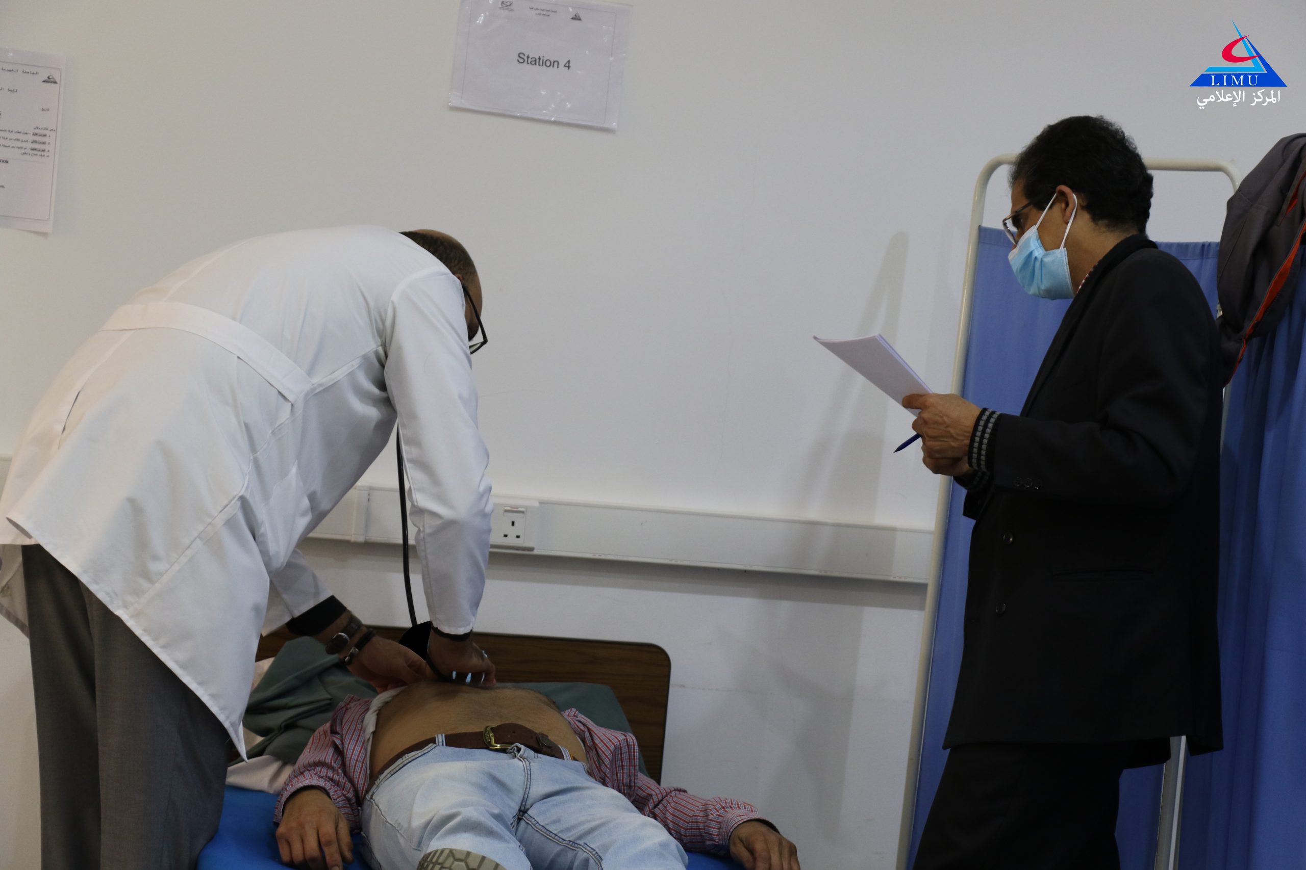 الامتحان النهائي العملي في الباطنة لطلبة السنة الخامسة بكلية الطب