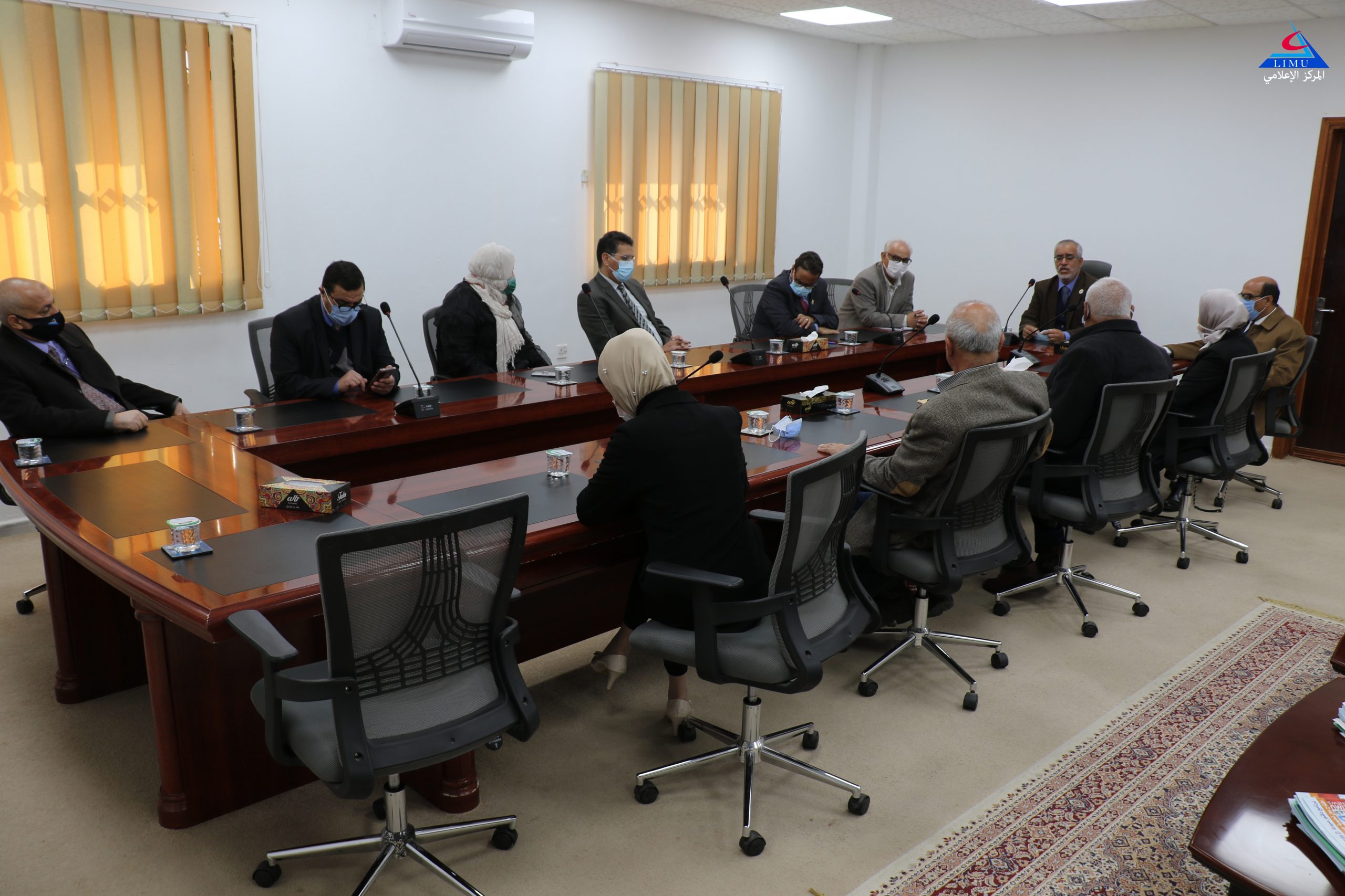 لجنة وزارية تقيم استعداد كلية الصيدلة لإطلاق الدراسات العليا