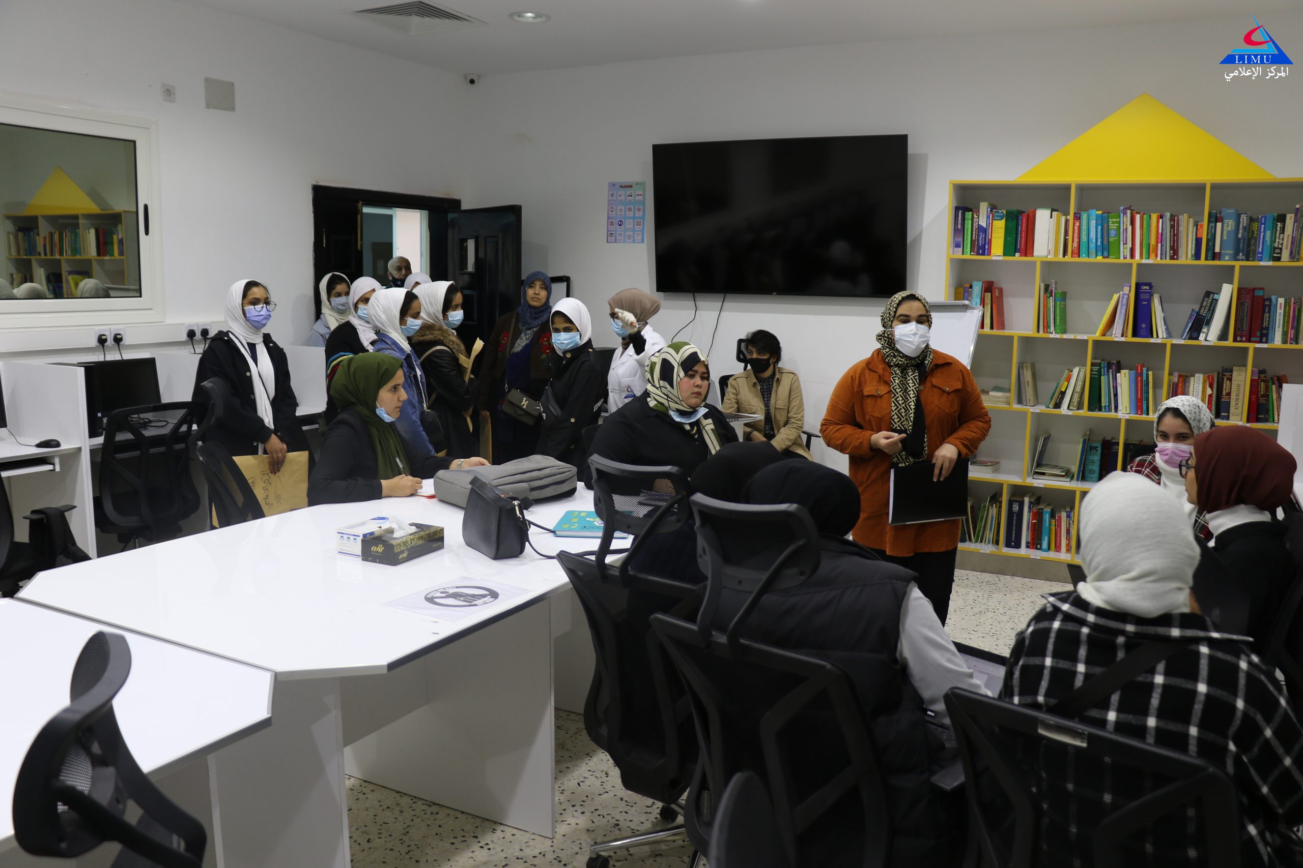 طالبات مدرسة الرائدات في ضيافة الجامعة الدولية