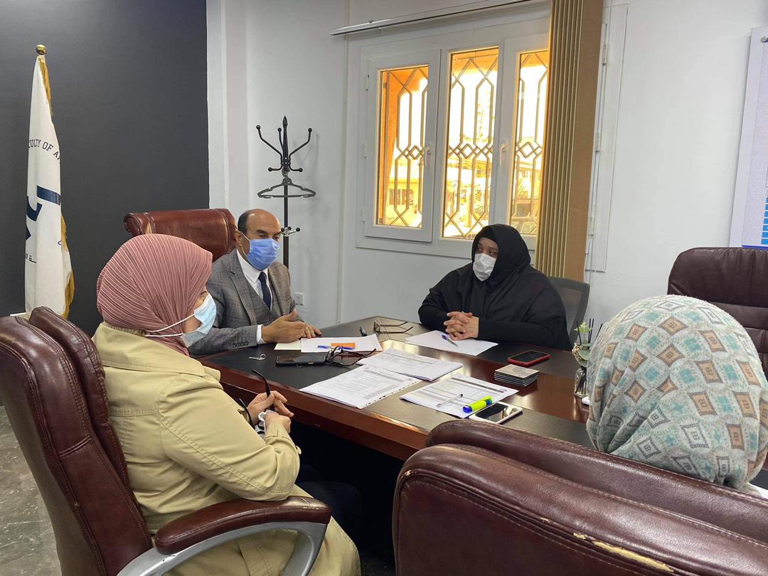 مجلس كلية AMS يعقد اجتماع الدوري الخامس