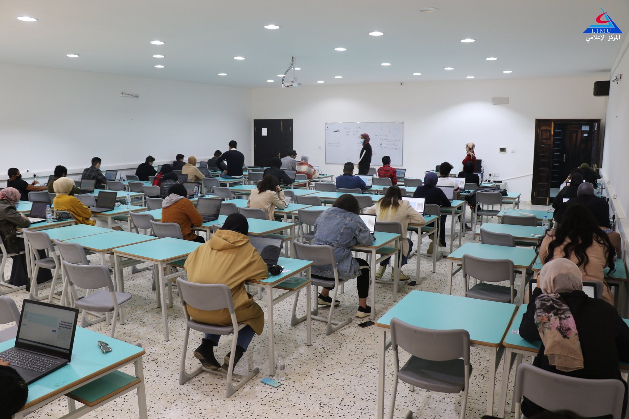 التقييم المستمر لطلبة السنة الأولى بكلية AMS