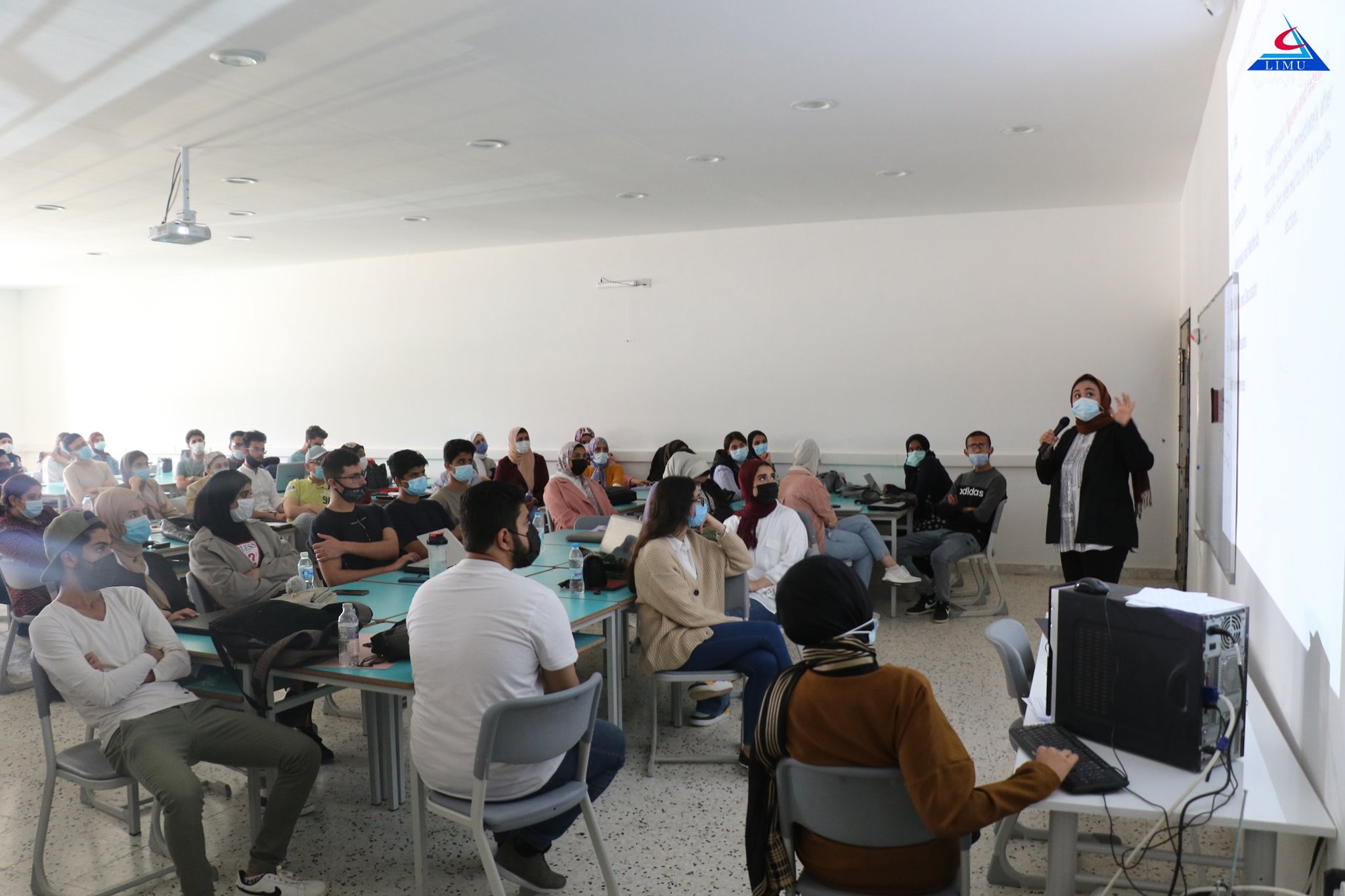 جلسات M.S.S لطلاب السنة الثالثة بكلية AMS