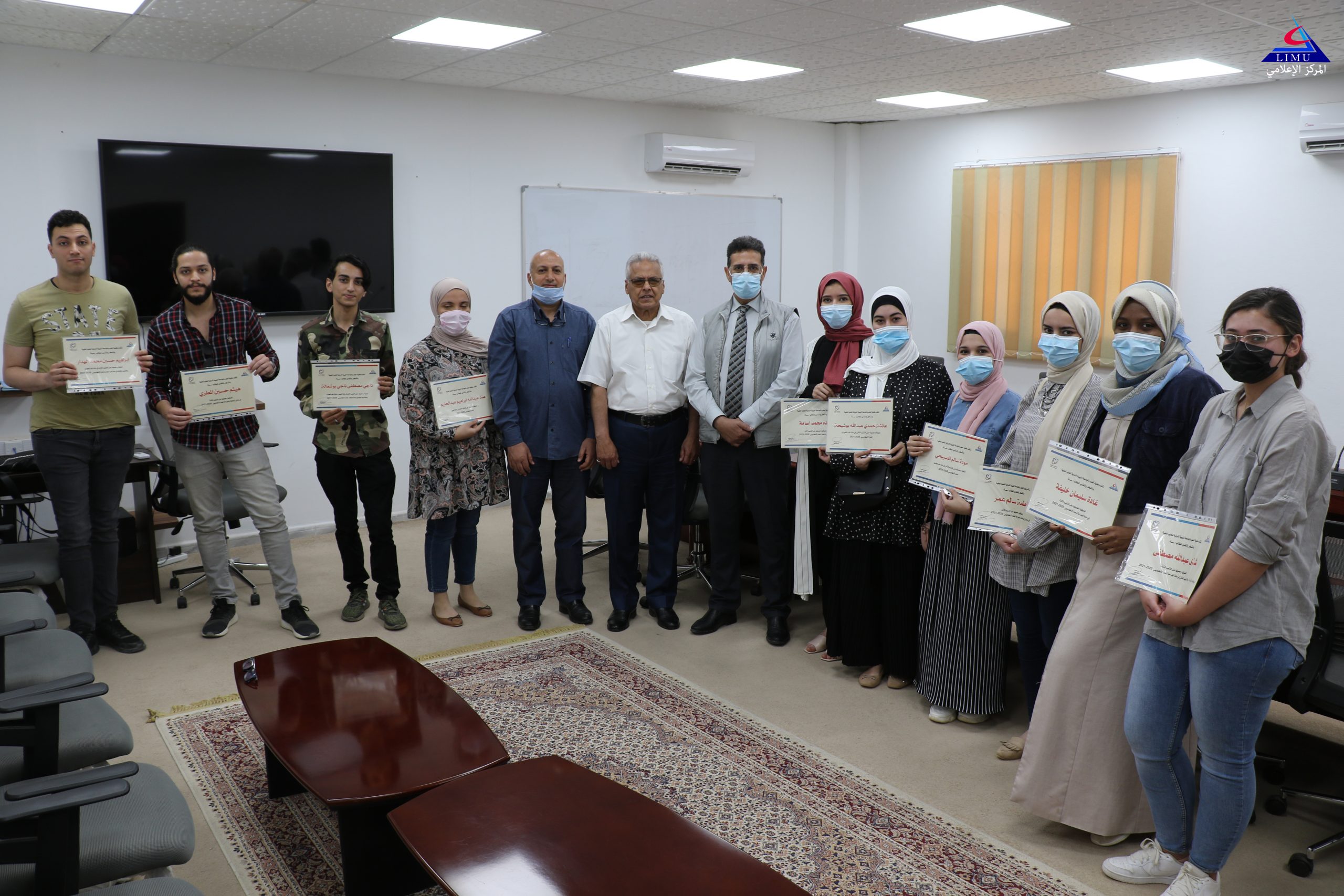كلية الطب تكرم أوائل الاختبارات النهائية