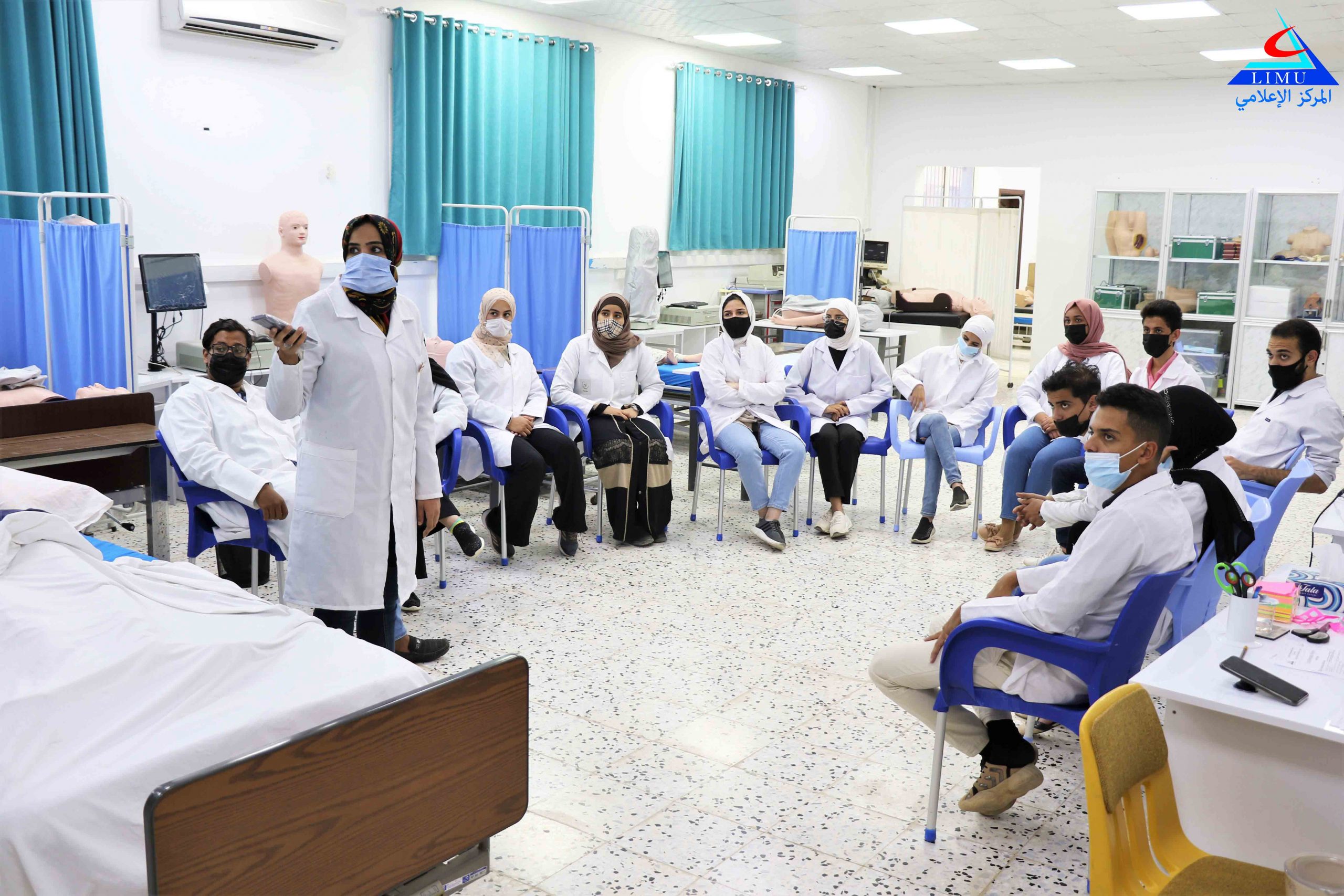 طلبة AMS والمعالجة بالإمهاء الفموي