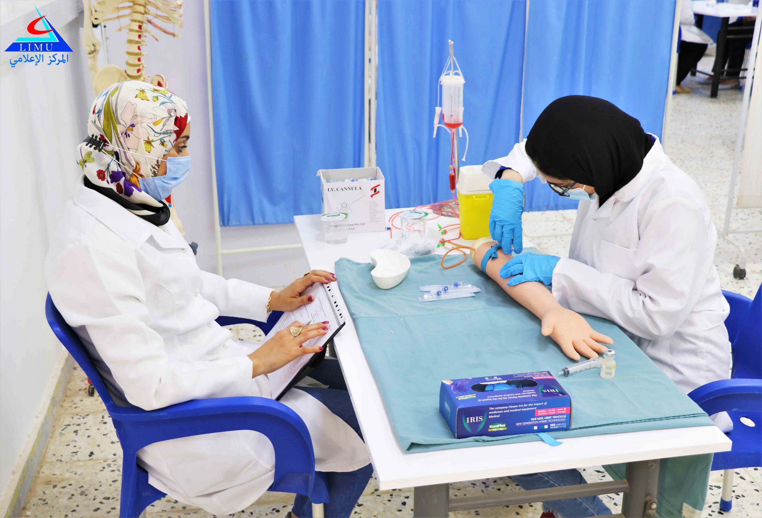 الامتحان النهائي لطلاب الصيدلة في المهارات السريرية