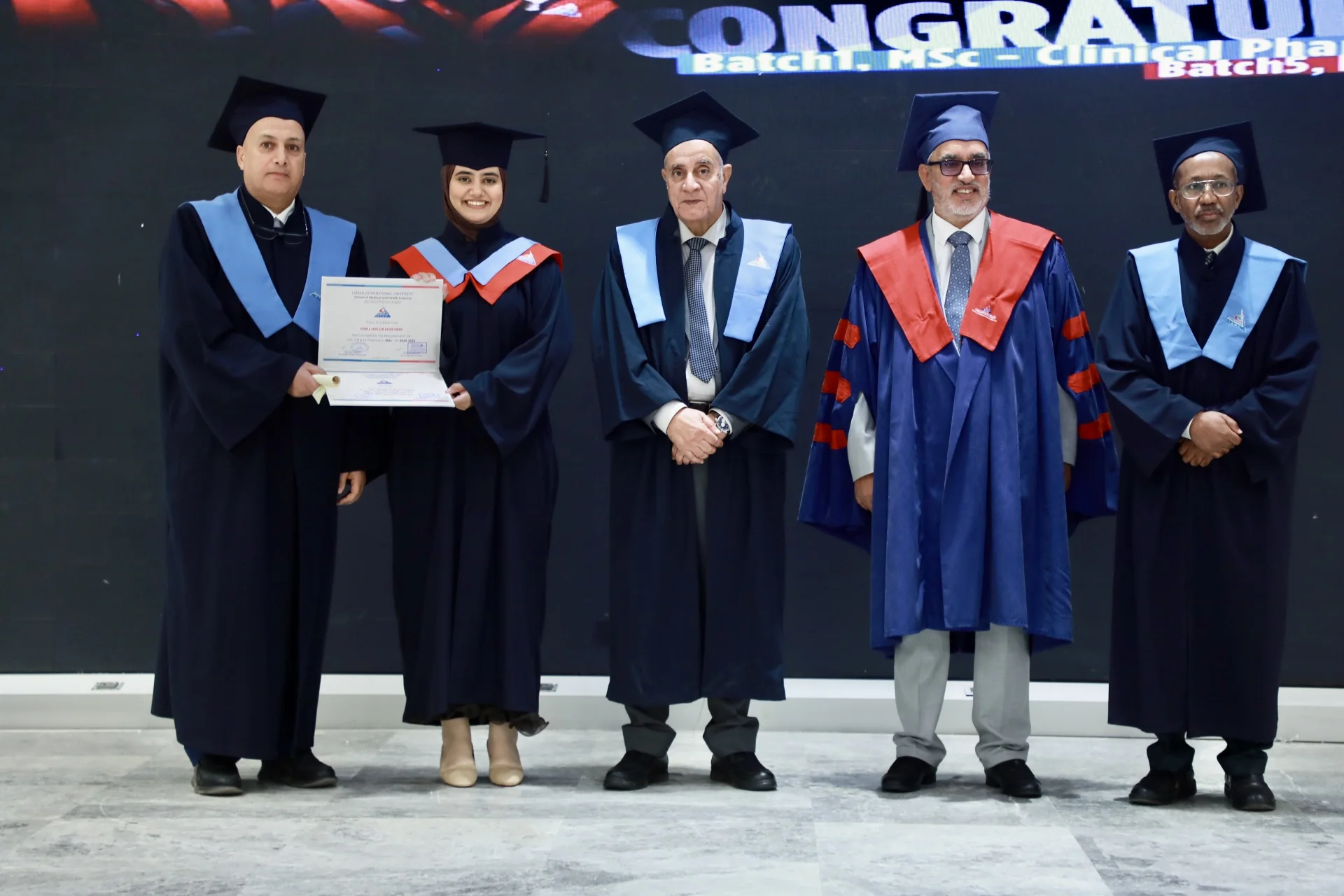 أوائل البكالوريوس وخريجو الدرجتينبكالوريوس دكتور صيدلة وماجستير صيدلة