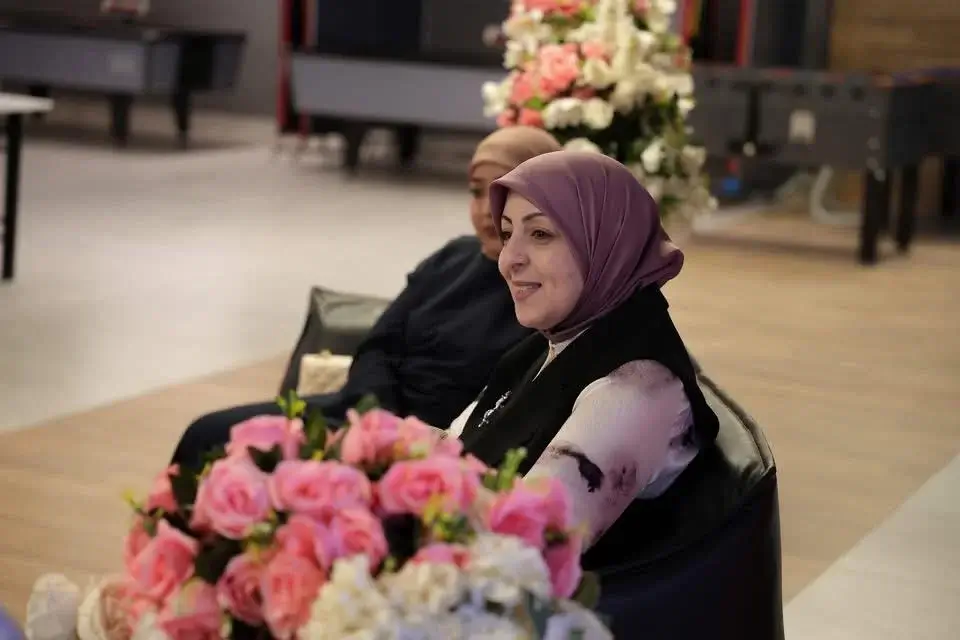 تأكيداً لمسؤوليتها المجتمعية الدولية تحيي (يومها الوردي)