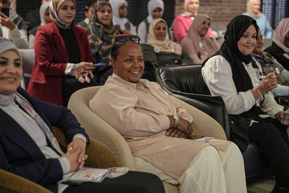 تأكيداً لمسؤوليتها المجتمعية الدولية تحيي (يومها الوردي)