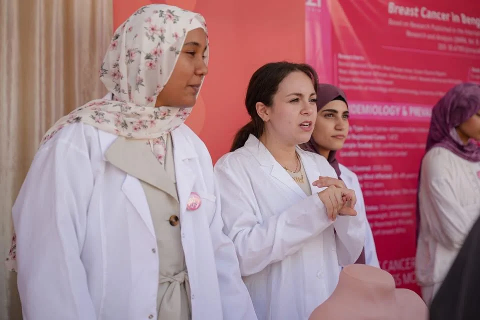 تأكيداً لمسؤوليتها المجتمعية الدولية تحيي (يومها الوردي)