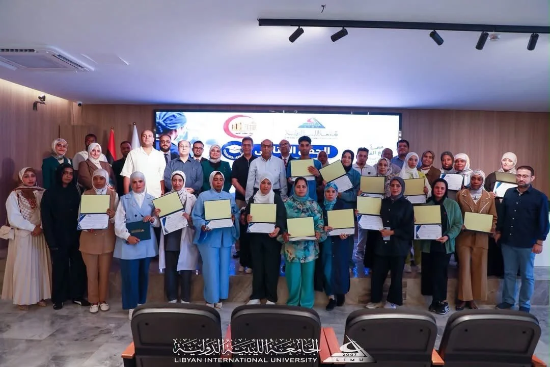 الدولية تُخرِّج 40 عنصر تمريض من مركز بنغازي الطبي